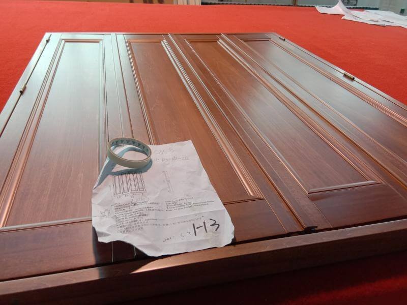 Solid MDF panel insert in lower tier for privacy