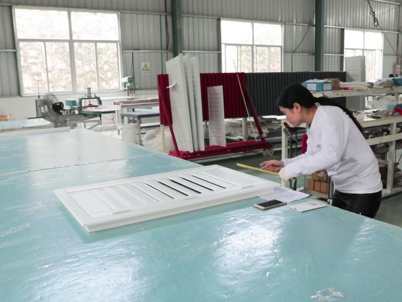 PVC shutter surface quality inspection station -- colour consistency check