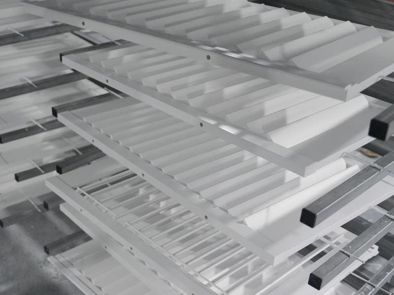 Automated UV-cured coating lines applying primer, colour coat and topcoat